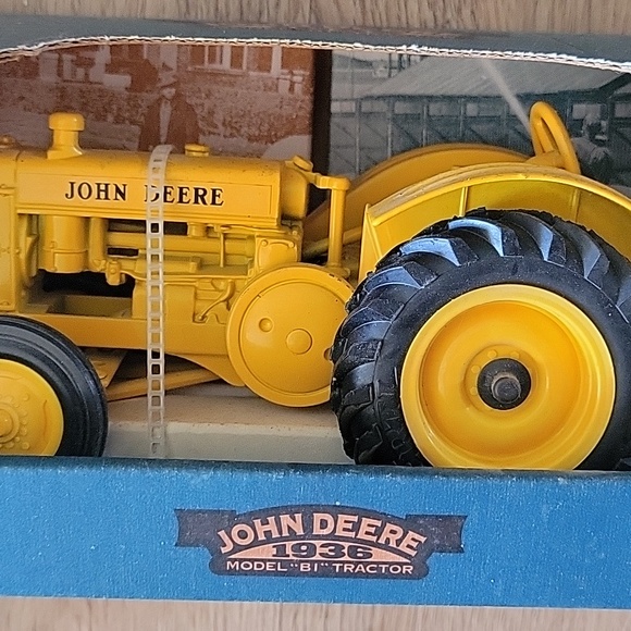 Vintage John Deere Diecast Model "BI" Tractor NIB -Stock #5730DO - Picture 8 of 9